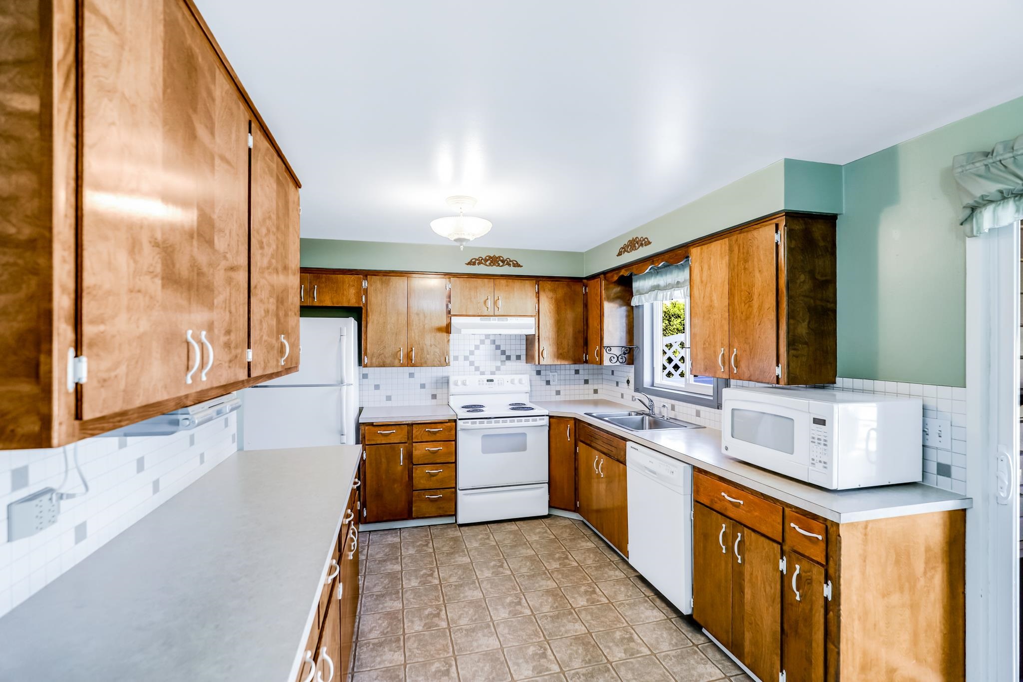 19017 East Riverside Avenue Spokane Valley, WA 99016 - Photo 10 of 48 Gallery Image 10