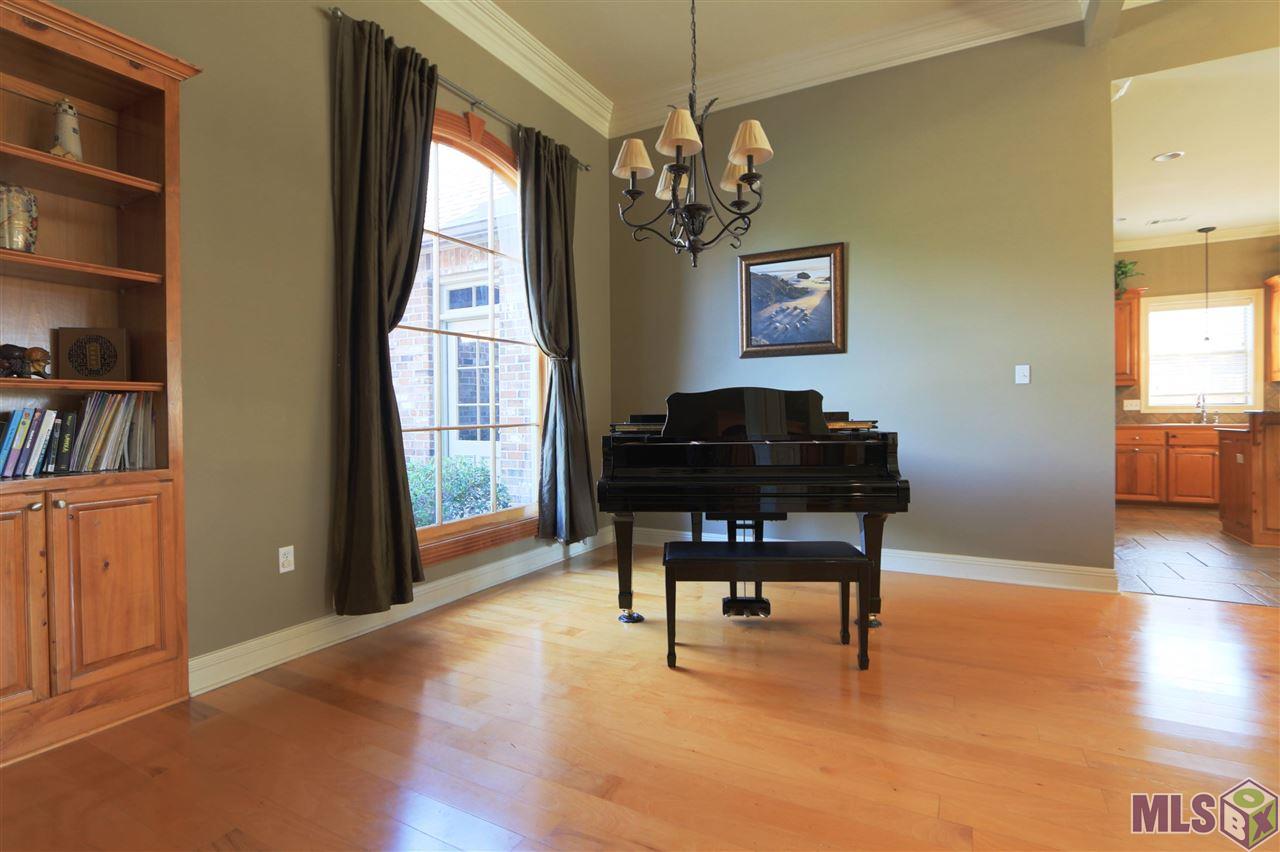 8574 Grand View Drive Baton Rouge, LA 70809 - Photo 8 of 16 Gallery Image 8