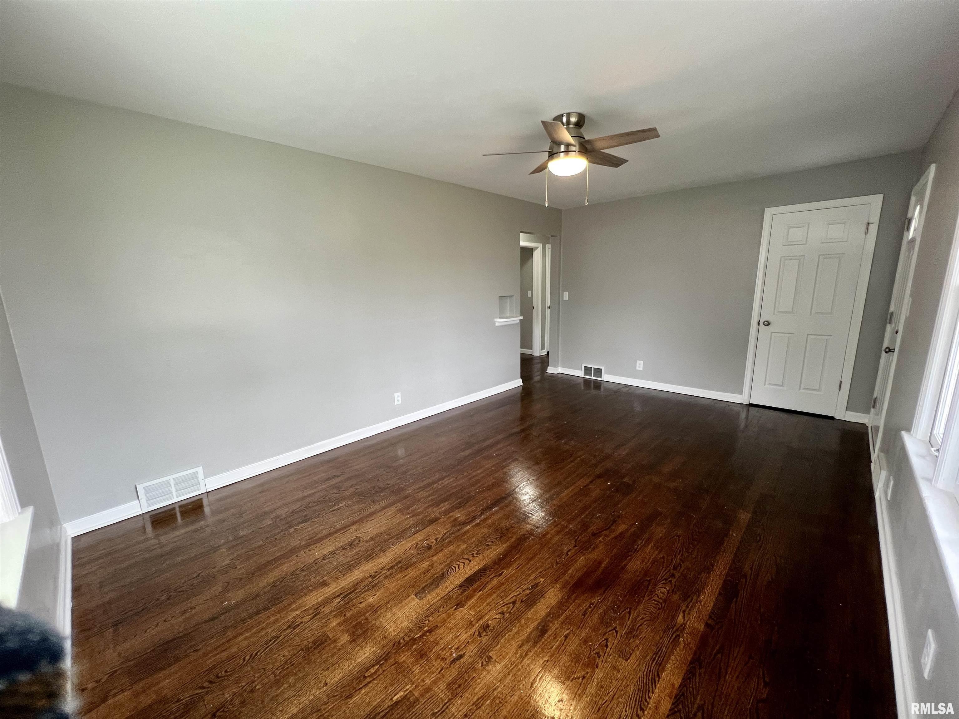 532 28th Avenue Moline, IL 61265 - Photo 3 of 18