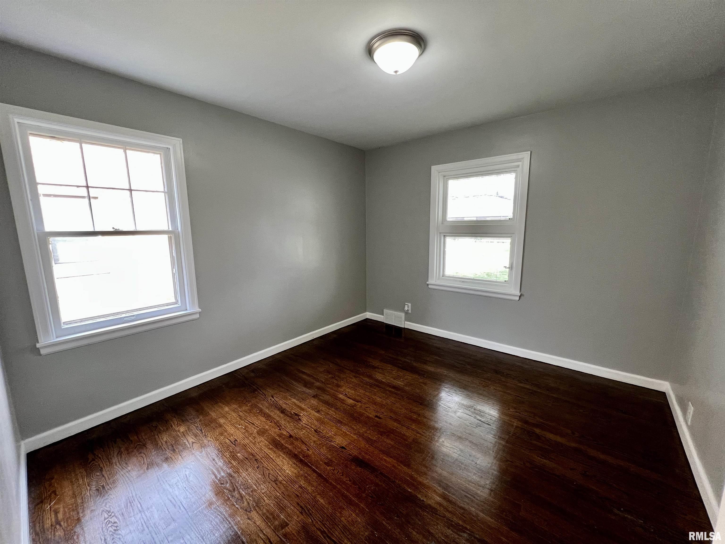 532 28th Avenue Moline, IL 61265 - Photo 4 of 18