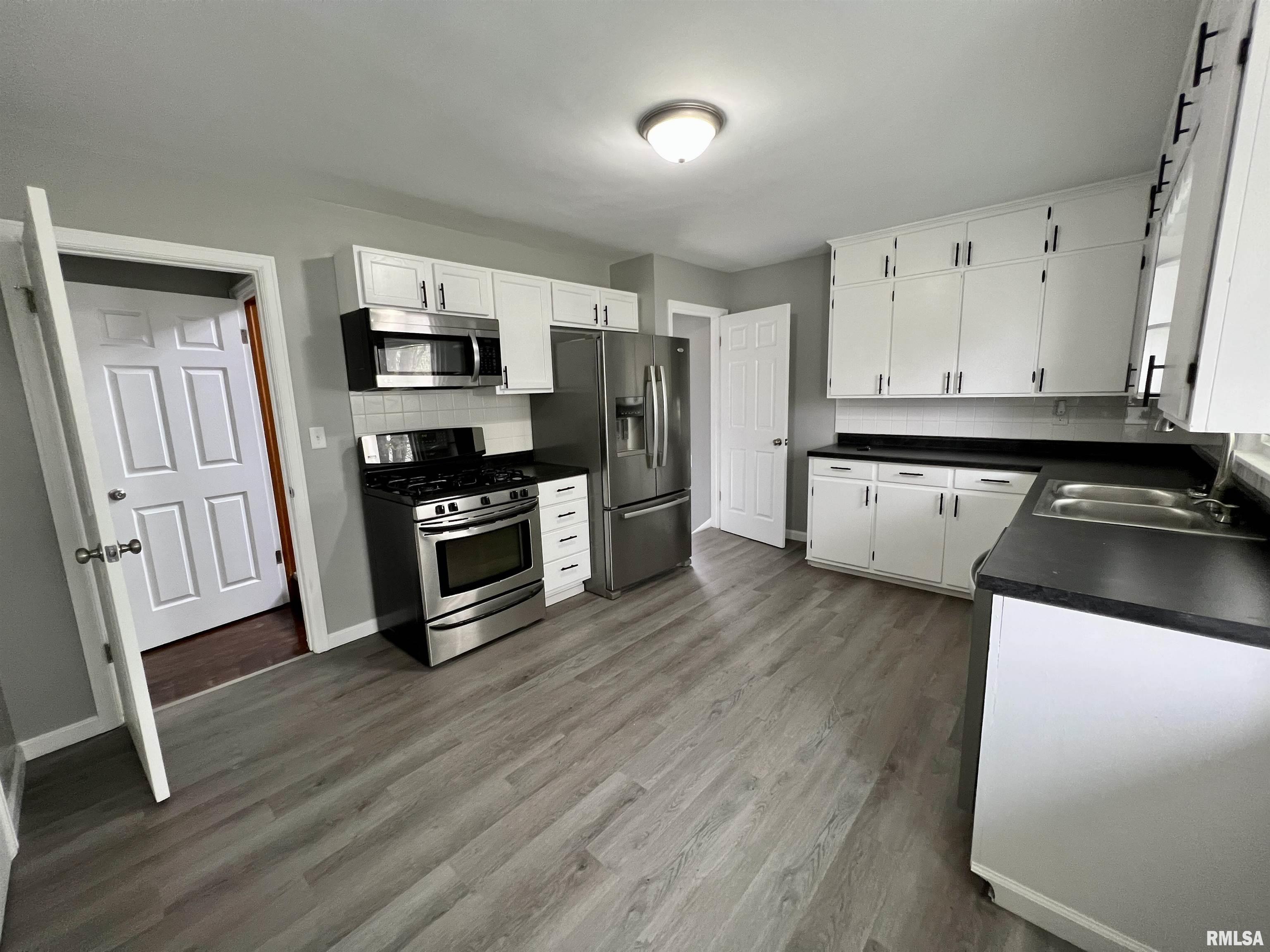 532 28th Avenue Moline, IL 61265 - Photo 10 of 18