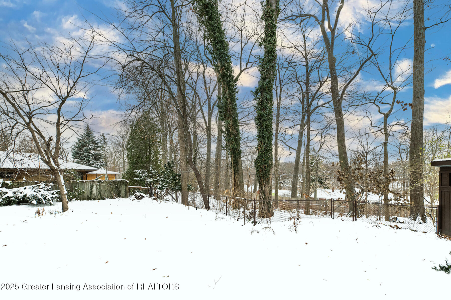 2241 Cumberland Road Lansing, MI 48906 - Photo 21 of 24 21