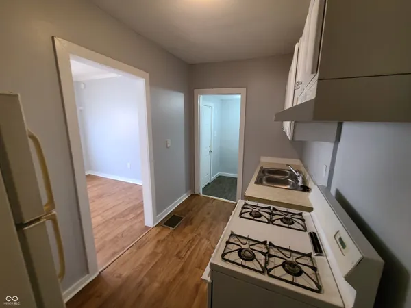 $1,235 | 143 West 35th Street, Indianapolis, IN 46208