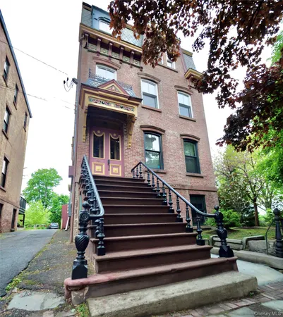 $2,200 | 4 Grand Street, Unit 1, Newburgh, NY 12550