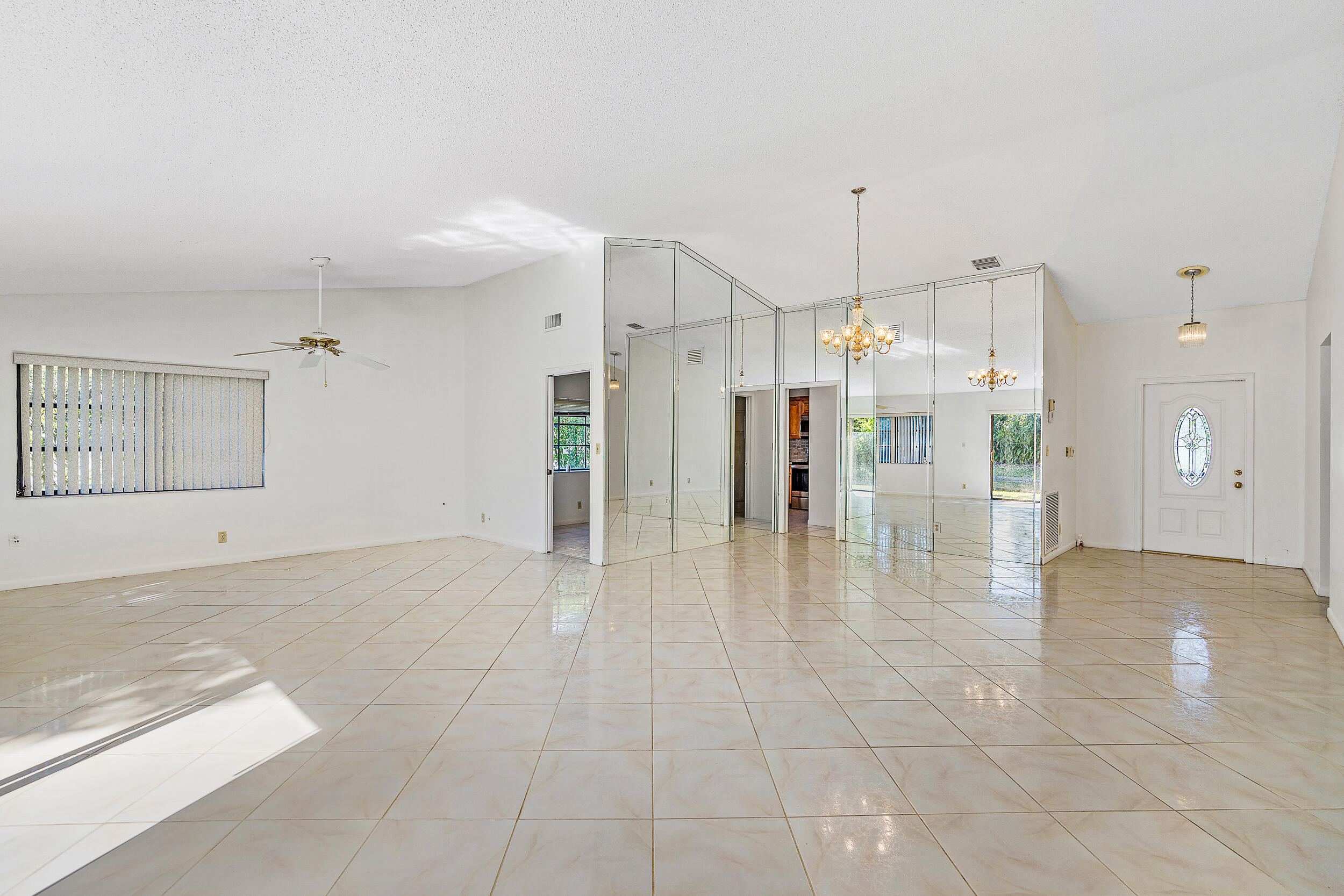7938 Cloverfield Circle Boca Raton, FL 33433 - Photo 3 of 27 a view of a interior of the house