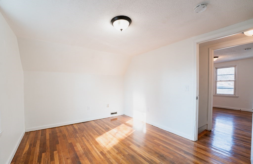 163 St James Boulevard Springfield, MA 01104 - Photo 13 of 16 Gallery Image 13