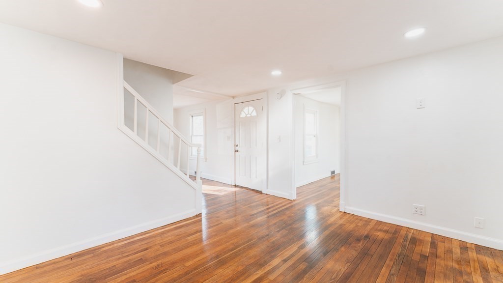 163 St James Boulevard Springfield, MA 01104 - Photo 2 of 16 Gallery Image 2