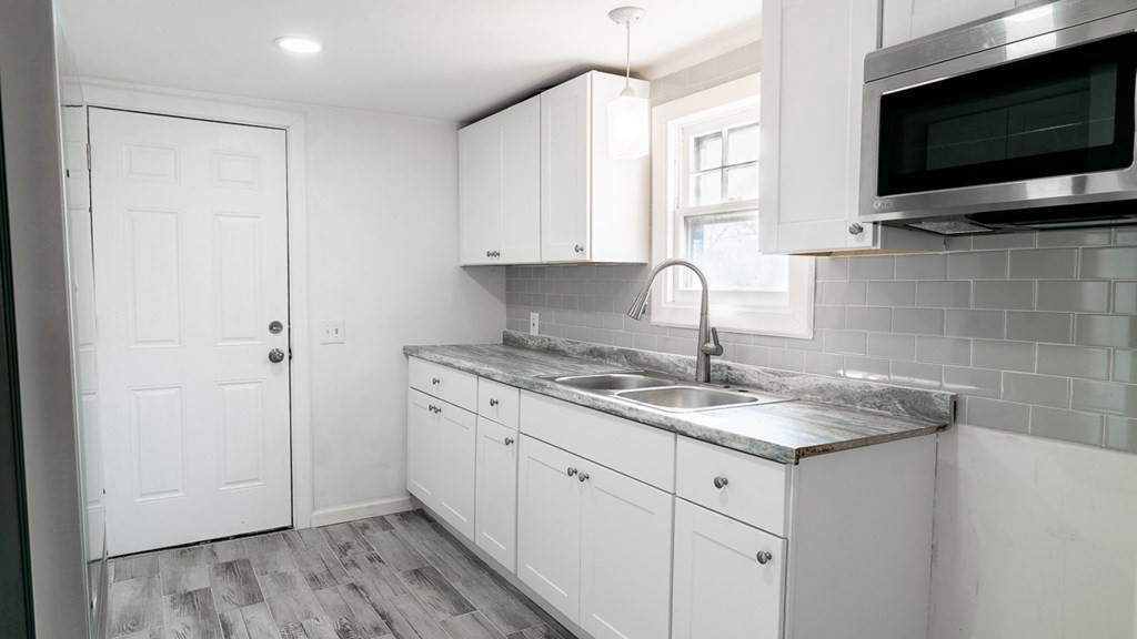 163 St James Boulevard Springfield, MA 01104 - Photo 7 of 16 Gallery Image 7