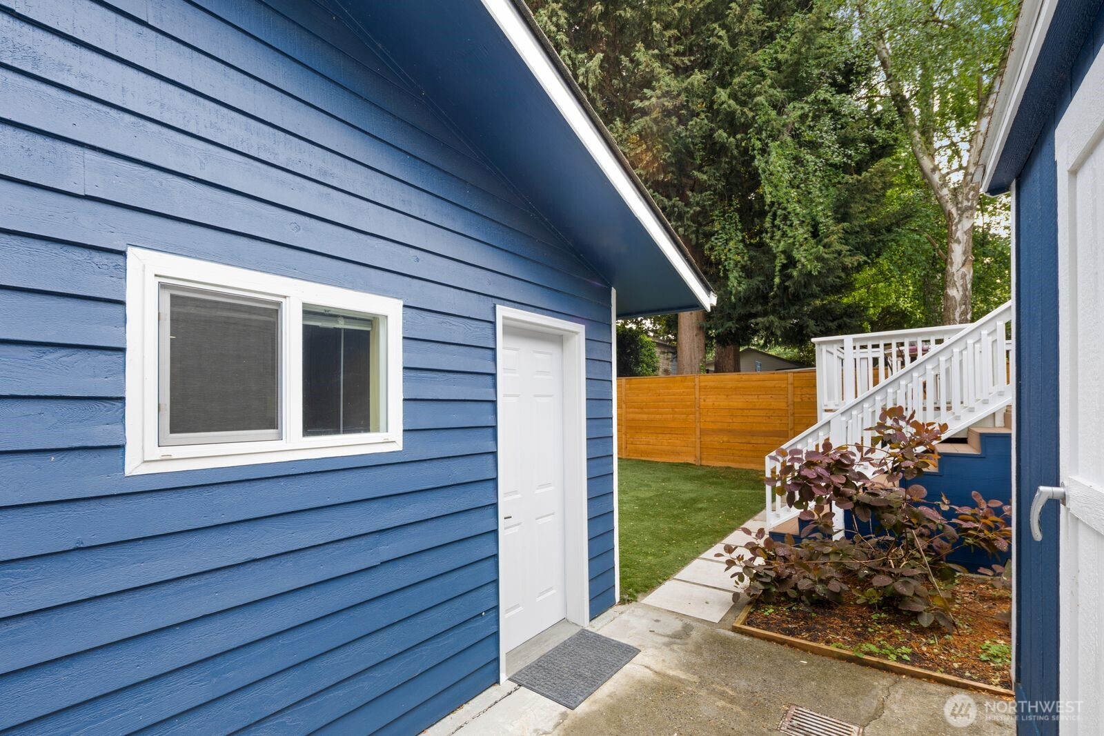 8604 29th Avenue Northwest Seattle, WA 98117 - Photo 23 of 40