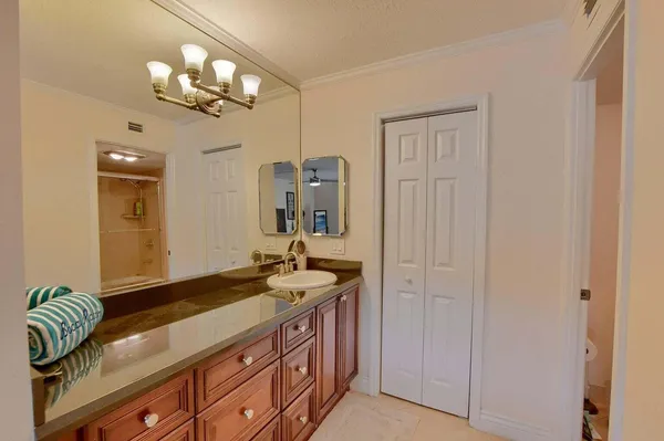 $5,500 | 3 Royal Palm Way, Unit 102, Boca Raton, FL 33432