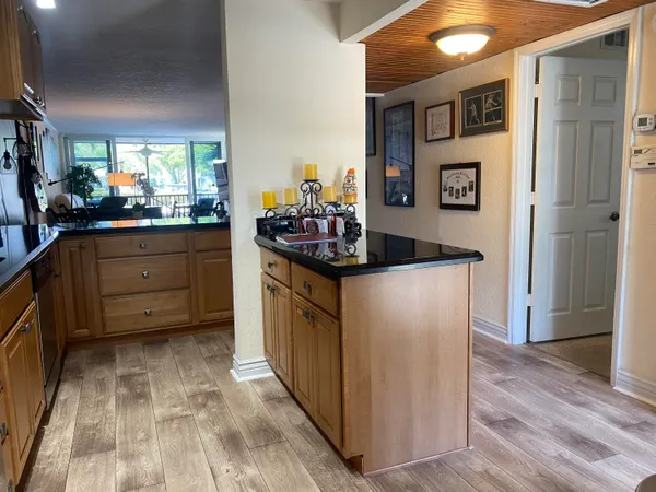 $5,500 | 3 Royal Palm Way, Unit 102, Boca Raton, FL 33432