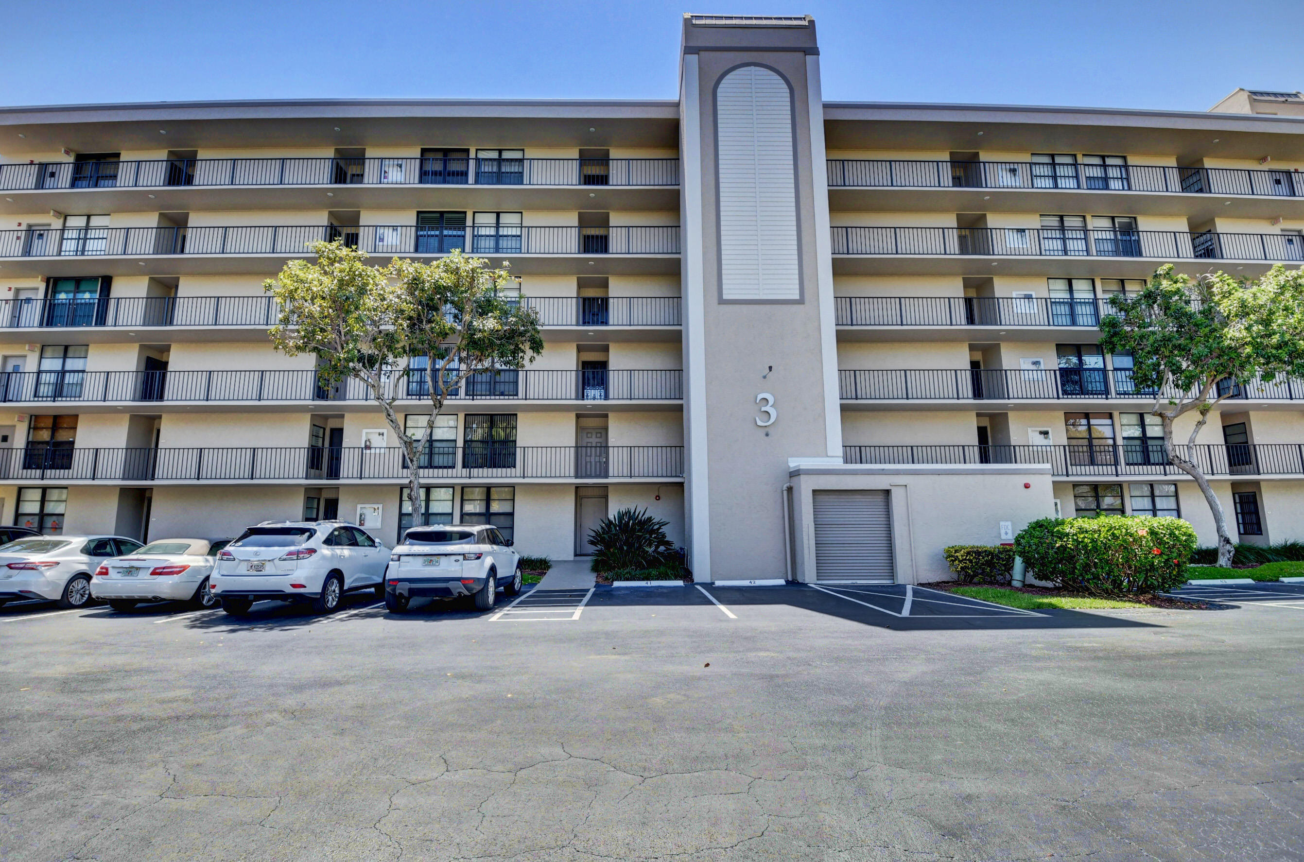 3 Royal Palm Way, Unit 102 Boca Raton, FL 33432 - Photo 3 of 41 23_dsc_8946_47_48_49_50