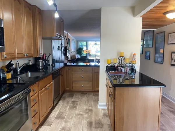 $5,500 | 3 Royal Palm Way, Unit 102, Boca Raton, FL 33432