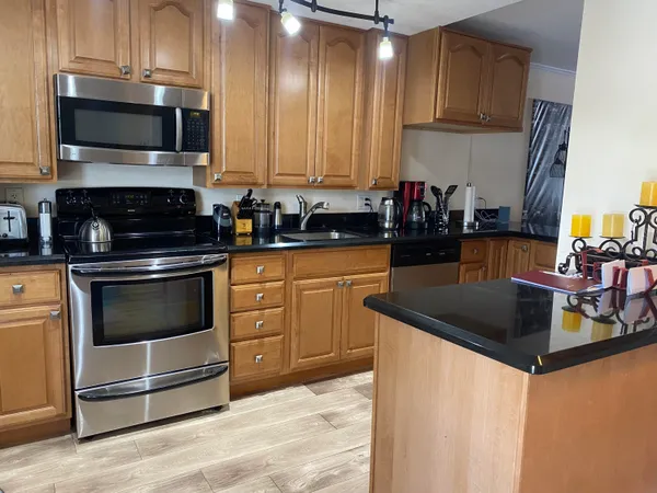 $5,500 | 3 Royal Palm Way, Unit 102, Boca Raton, FL 33432