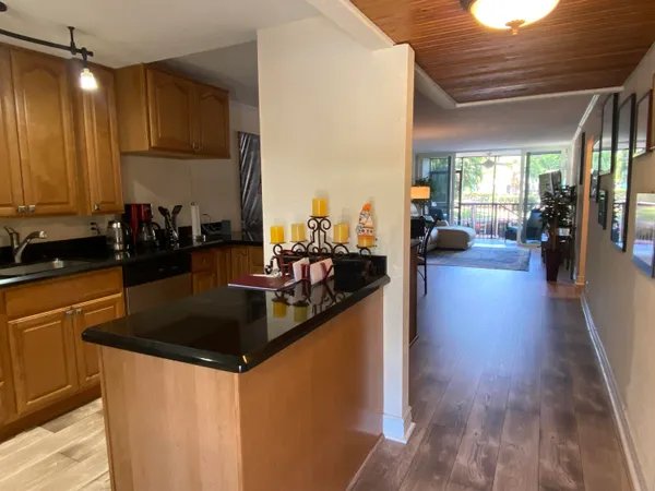 $5,500 | 3 Royal Palm Way, Unit 102, Boca Raton, FL 33432