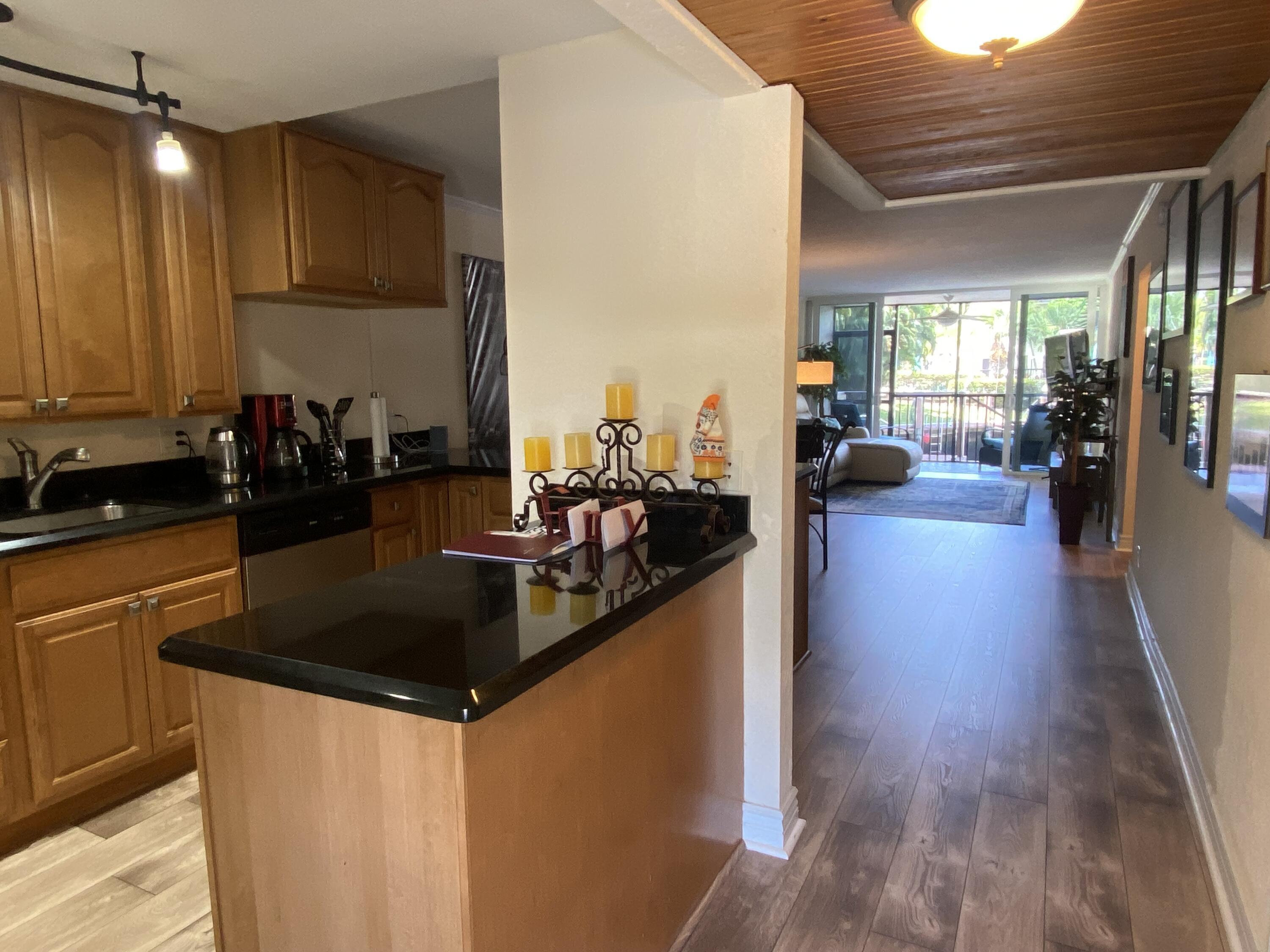 3 Royal Palm Way, Unit 102 Boca Raton, FL 33432 - Photo 7 of 41 IMG_8875