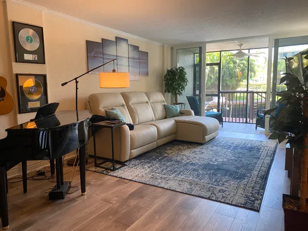 $5,500 | 3 Royal Palm Way, Unit 102, Boca Raton, FL 33432