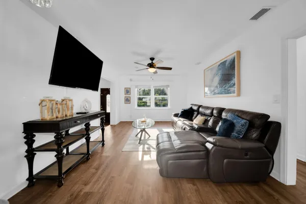 $4,000 | 2317 North Ocean Boulevard, Unit 2319, Fort Lauderdale, FL 33305