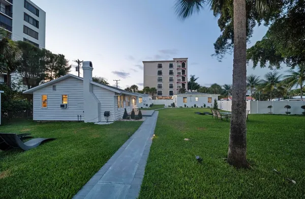 $4,000 | 2317 North Ocean Boulevard, Unit 2319, Fort Lauderdale, FL 33305