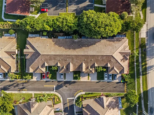 $350,000 | 10168 Lombardy Drive, Tamarac, FL 33321