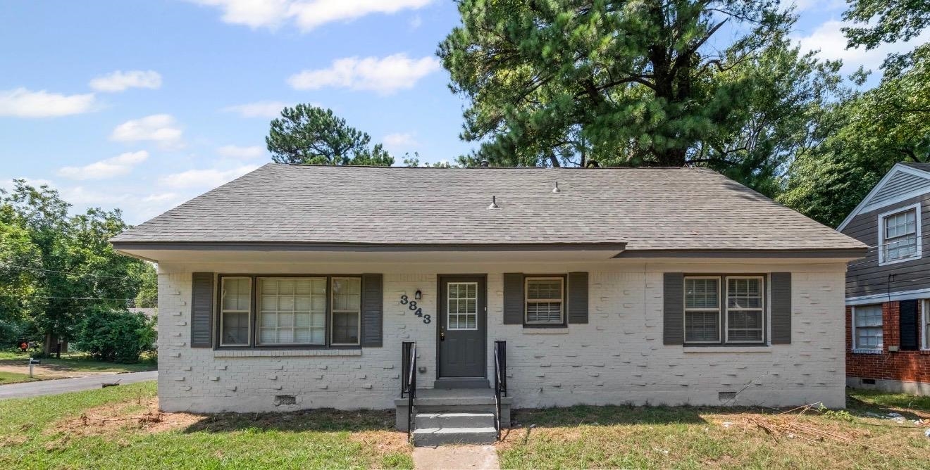 3843 Blue Jay Road Memphis, TN 38116 - Photo 4 of 23 Bungalow-style home with crawl space, brick siding, and roof with shingles