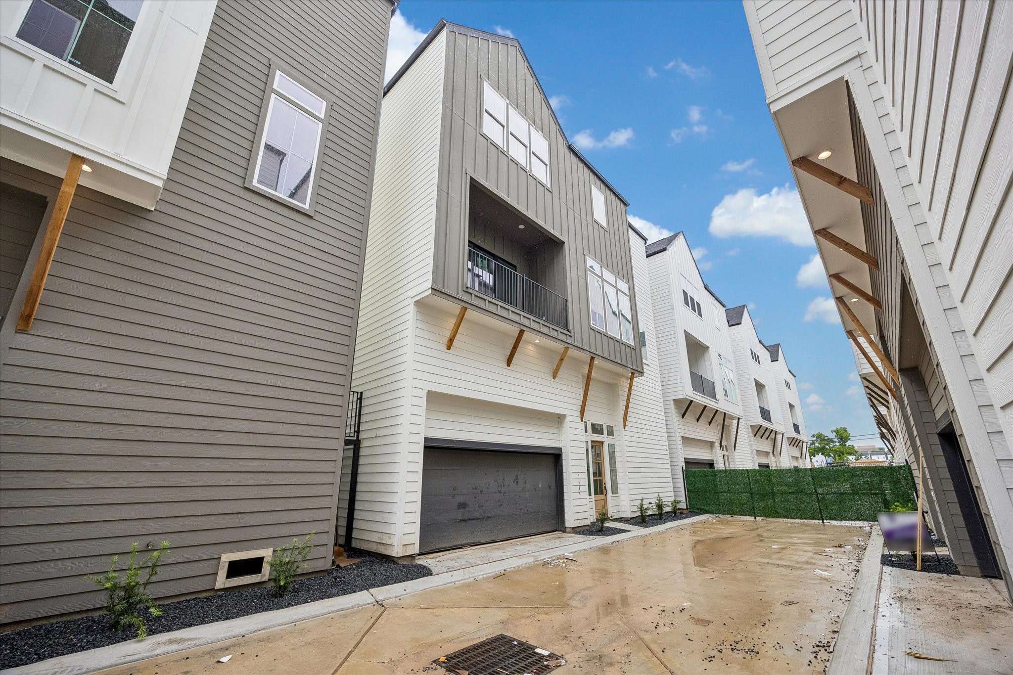 1189 West 19th Street Houston, TX 77008 - Photo 27 of 29 Construction Progress as of 06/06/2026