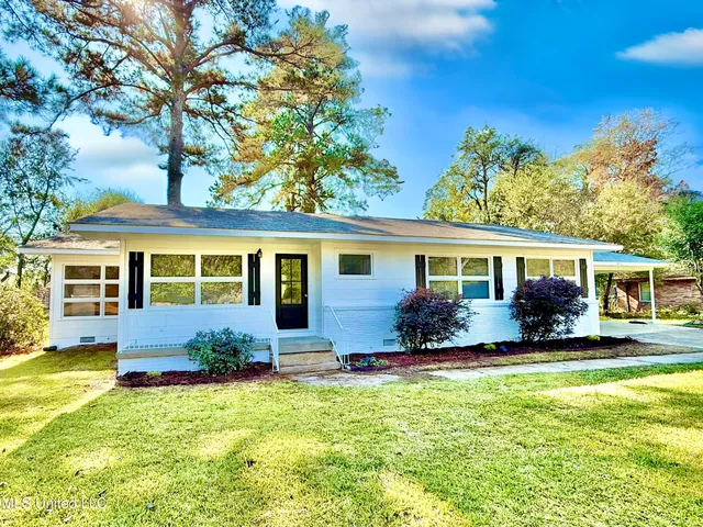 $220,000 | 912 Lee Avenue, Crystal Springs, MS 39059