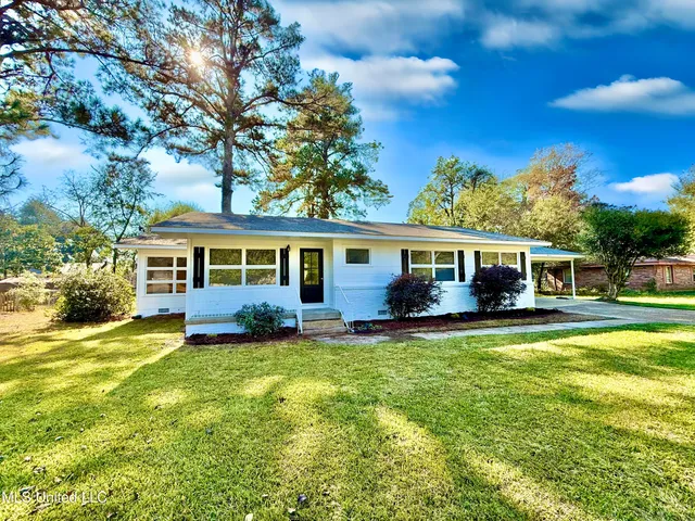 $220,000 | 912 Lee Avenue, Crystal Springs, MS 39059