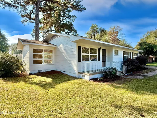 $220,000 | 912 Lee Avenue, Crystal Springs, MS 39059