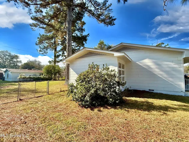 $220,000 | 912 Lee Avenue, Crystal Springs, MS 39059