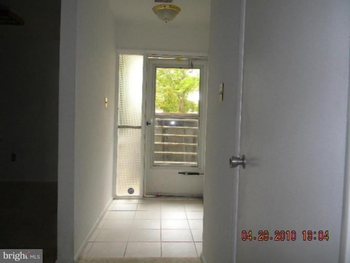 1632 Grason Lane, Unit 18 Crofton, MD 21114 - Photo 2 of 10 Entrance / Foyer