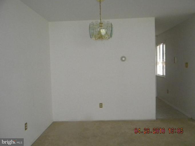 1632 Grason Lane, Unit 18 Crofton, MD 21114 - Photo 4 of 10 Dining Room