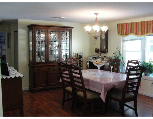 18 Eldorado Road Chelmsford, MA 01824 - Photo 5 of 13 Gallery Image 5