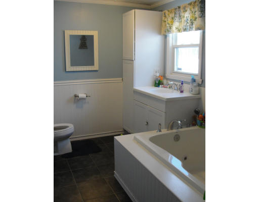 18 Eldorado Road Chelmsford, MA 01824 - Photo 8 of 13 Gallery Image 8