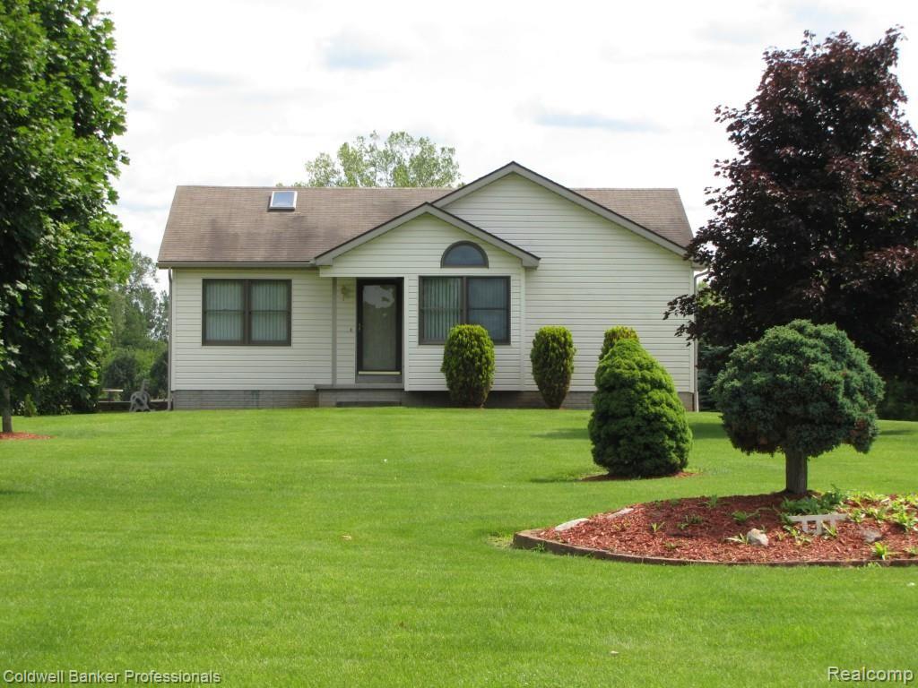 9135 Ray Road Gaines, MI 48436 - Photo 2 of 40