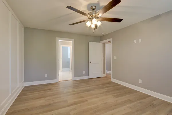 $695,000 | 120 Eagle Shores Drive, Dover, TN 37058