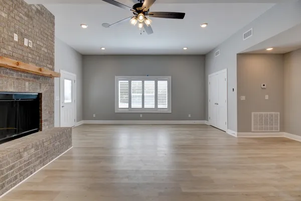 $695,000 | 120 Eagle Shores Drive, Dover, TN 37058
