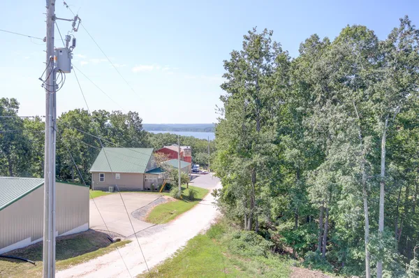 $695,000 | 120 Eagle Shores Drive, Dover, TN 37058