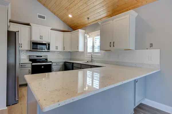 $695,000 | 120 Eagle Shores Drive, Dover, TN 37058