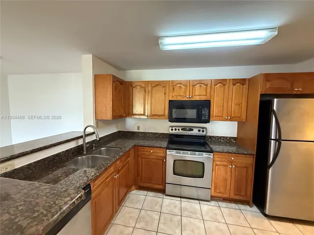 $2,450 | 11211 West Atlantic Boulevard, Unit 208, Coral Springs, FL 33071