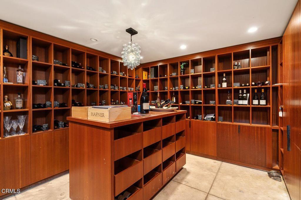 200 Fern Drive Pasadena, CA 91105 - Photo 15 of 40 18_11714655_178218_178218-EI-118