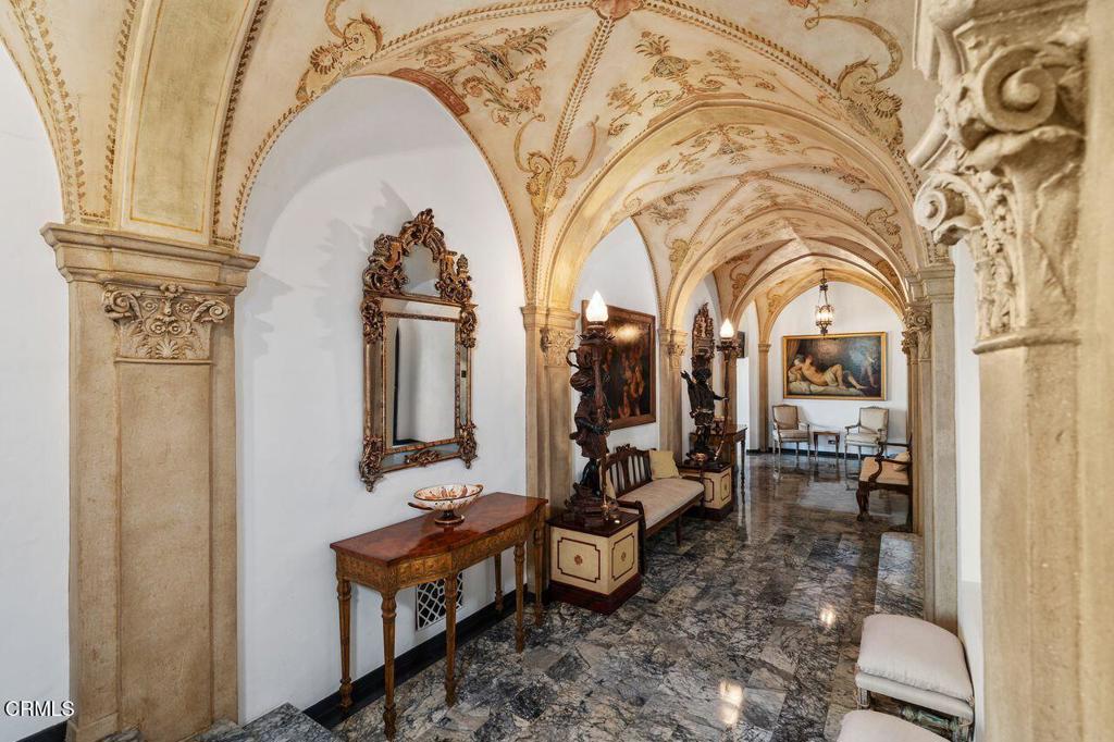 200 Fern Drive Pasadena, CA 91105 - Photo 2 of 40 6_11714637_178218_178218-EI-106