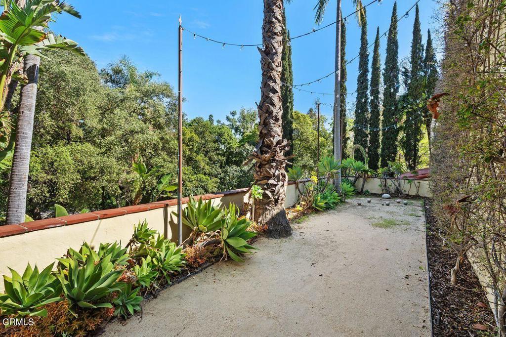 200 Fern Drive Pasadena, CA 91105 - Photo 31 of 40 33_11714668_178218_178218-EI-133