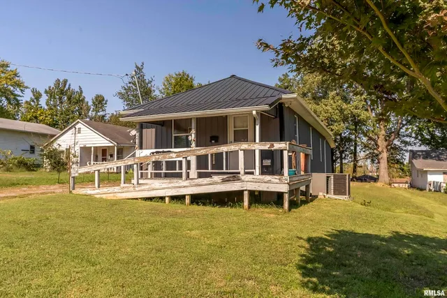 $55,000 | 1214 East Sloan Street, Harrisburg, IL 62946