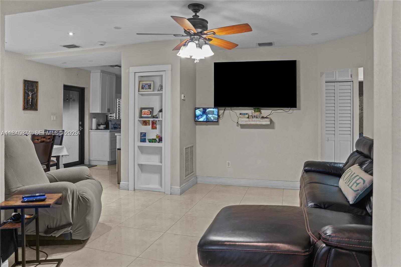 117 West 34th Street Hialeah, FL 33012 - Photo 6 of 27