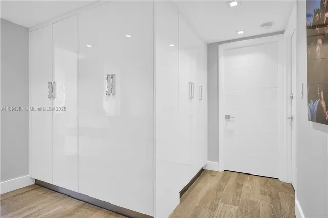 $4,000 | 1985 South Ocean Drive, Unit 17F, Hallandale Beach, FL 33009