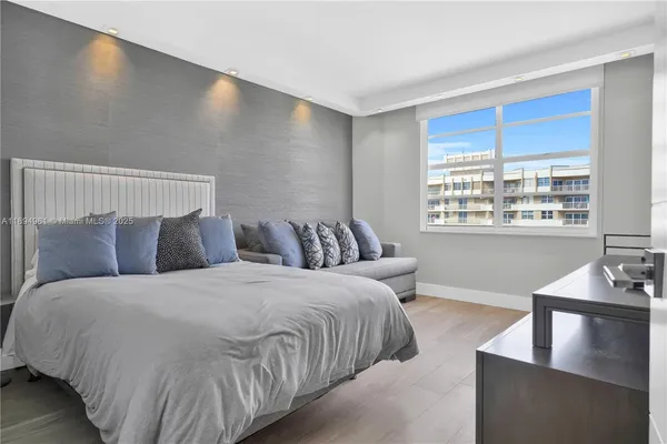 $4,000 | 1985 South Ocean Drive, Unit 17F, Hallandale Beach, FL 33009