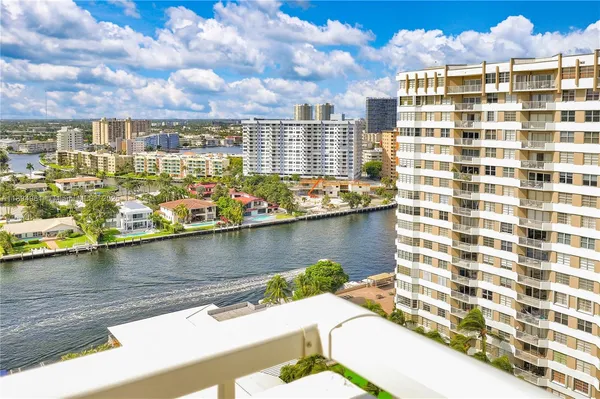 $4,000 | 1985 South Ocean Drive, Unit 17F, Hallandale Beach, FL 33009