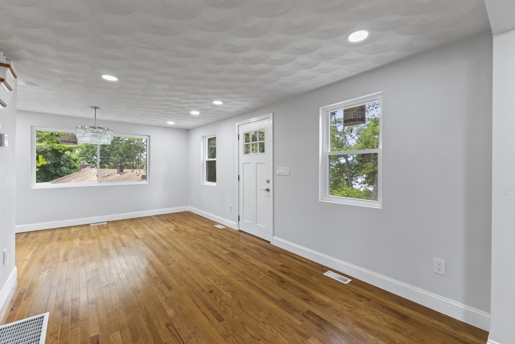 64 Mohawk Street Coventry, RI 02816 - Photo 8 of 36 Gallery Image 8
