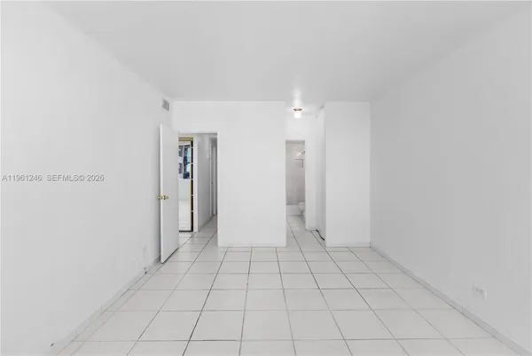 $2,600 | 7441 Wayne Avenue, Unit 11G, Miami Beach, FL 33141